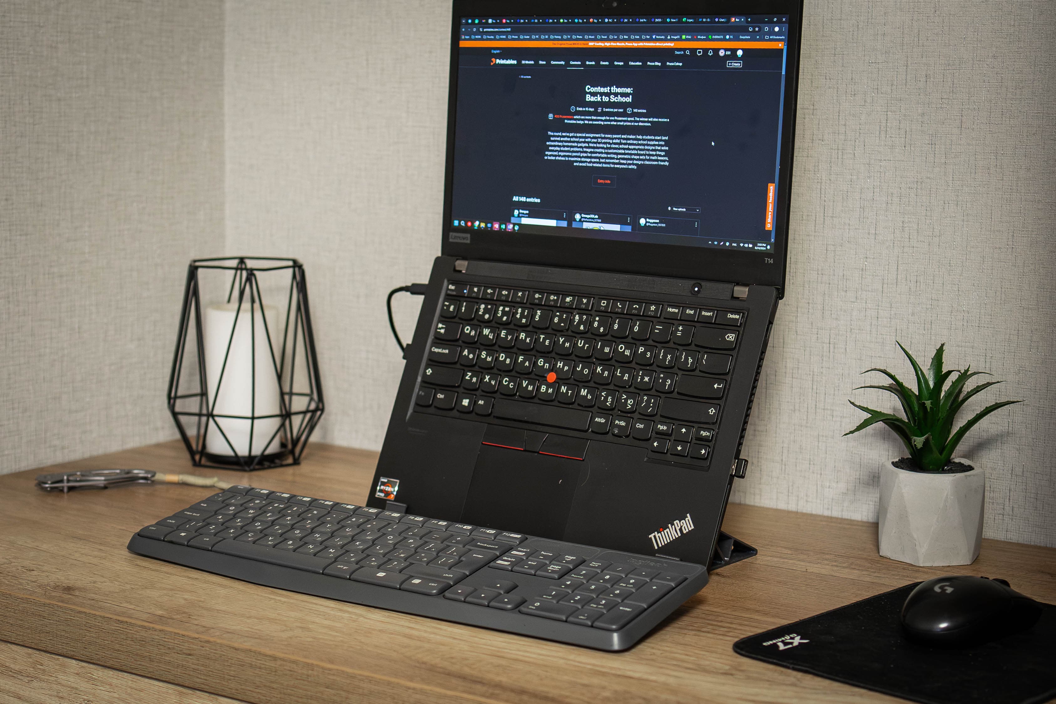 Neck-Saver Laptop Stand